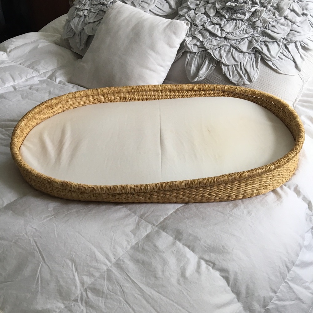 Plum + Sparrow Changing Basket w/pad